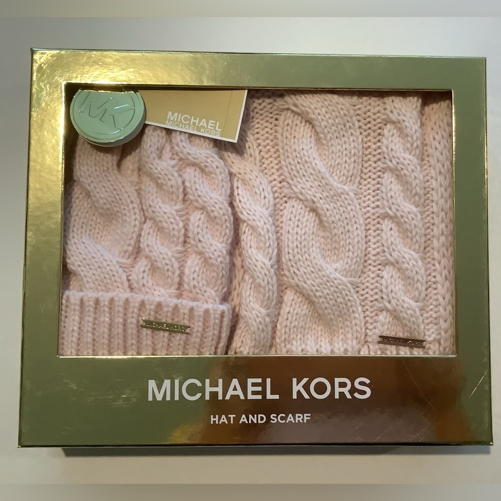 Michael Kors Light Pink Cable Hat & Scarf Gift Set New